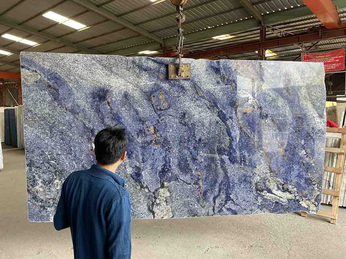 chọn Quartzite và Quartz tại kho đá