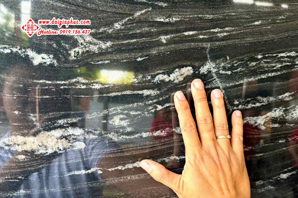 Đá Granite Black Forest hover